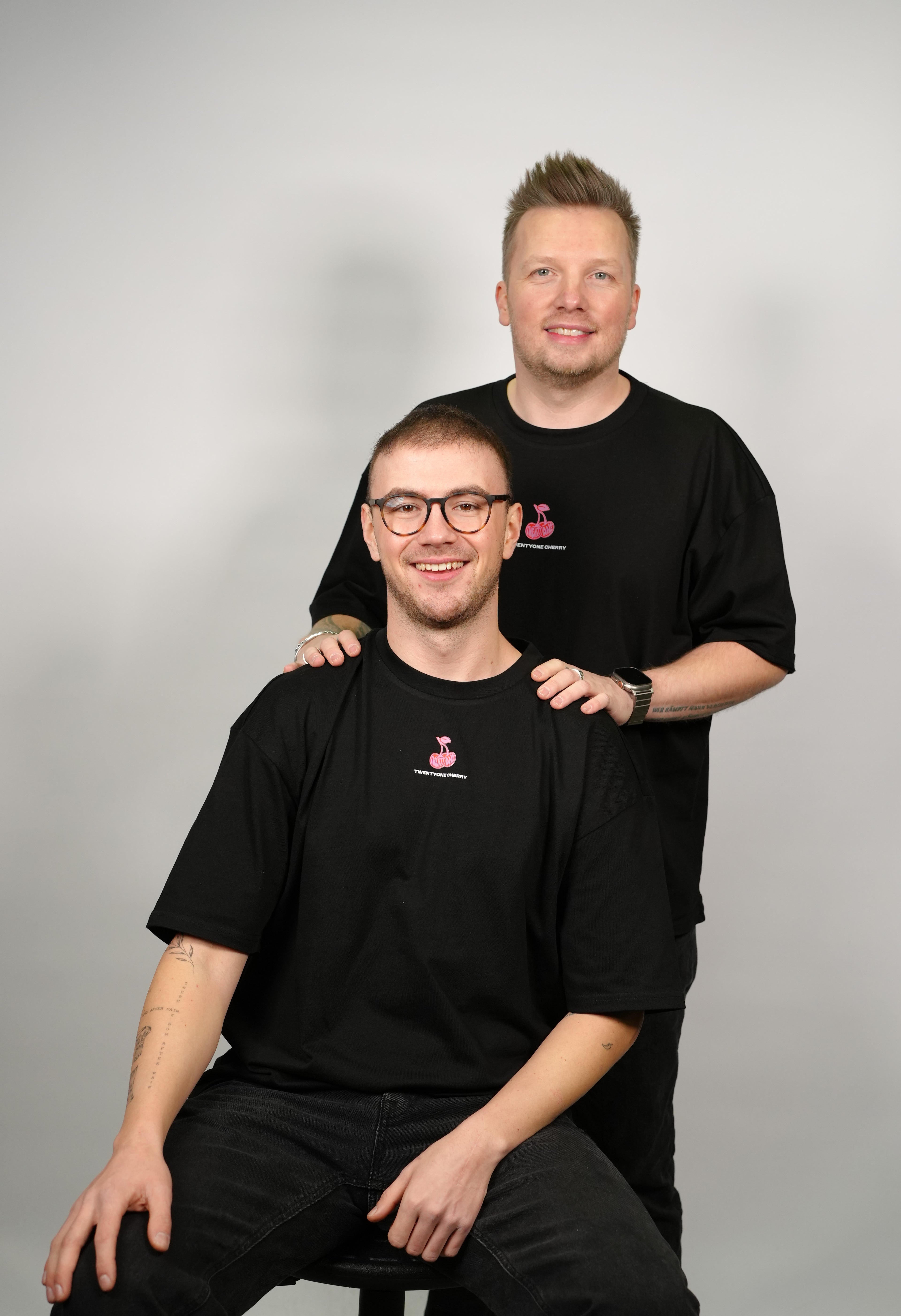 MORE AMOR POR FAVOR Oversized Shirt